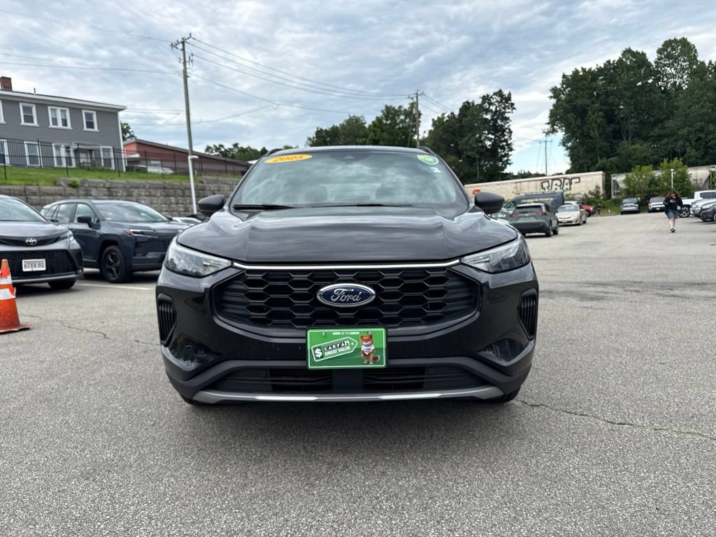 Used 2025 Ford Escape ST-Line AWD/4WD image 2