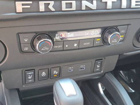 New 2025 Nissan Frontier SV w/ SV Convenience Package RWD image 13