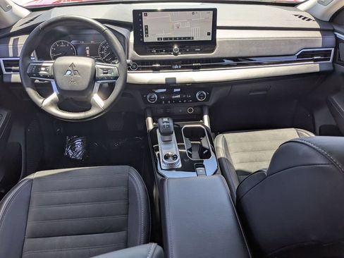 Used 2025 Mitsubishi Outlander SE FWD image 26