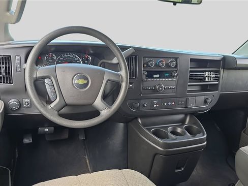 Used 2025 Chevrolet Express 3500 LT w/ LT Preferred Equipment Group RWD image 21