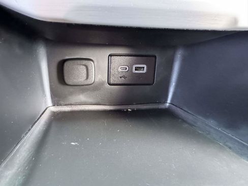 Used 2023 GMC Acadia SLE w/ Driver Convenience Package FWD image 33