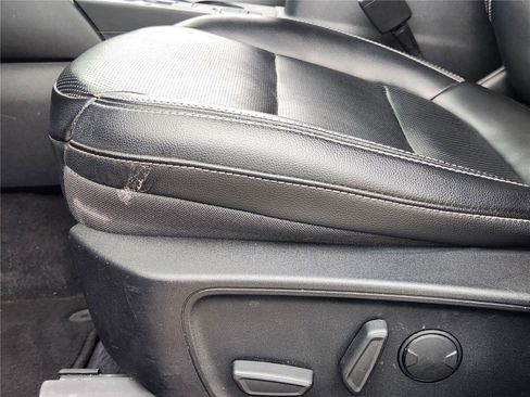 Used 2020 Ford Escape SEL FWD image 29