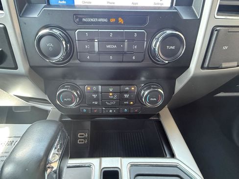 Used 2019 Ford F150 Lariat RWD image 7