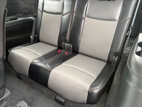 Used 2020 Nissan Pathfinder SV AWD/4WD image 12