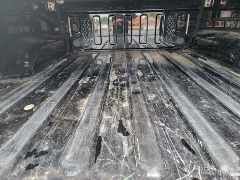 Used 2021 Jeep Gladiator Rubicon w/ Cold Weather Group image 9