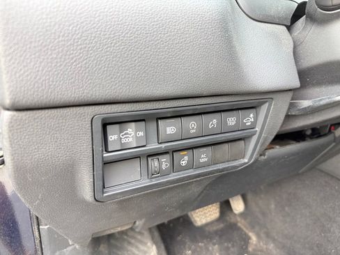 Used 2022 Toyota Tundra Limited AWD/4WD image 11