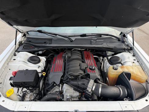 Used 2015 Dodge Challenger SRT image 11