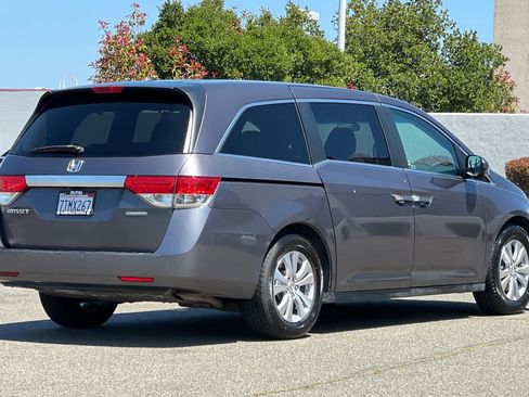 Used 2016 Honda Odyssey SE image 2