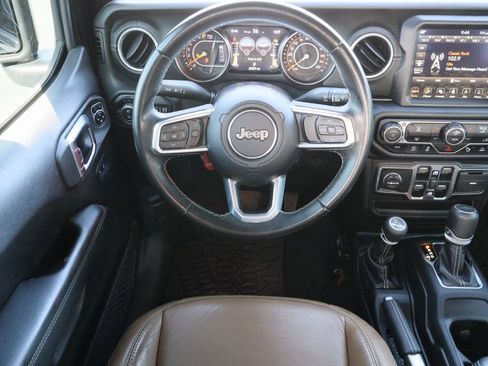 Used 2020 Jeep Gladiator Overland AWD/4WD image 24