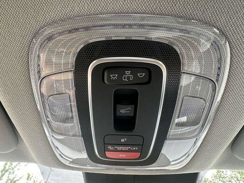 New 2025 Hyundai Elantra Limited image 29