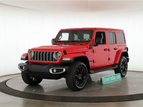 Used 2025 Jeep Wrangler Unlimited Sahara image 10