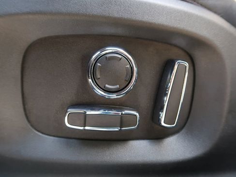 Used 2017 Jaguar XJ R-Sport image 23