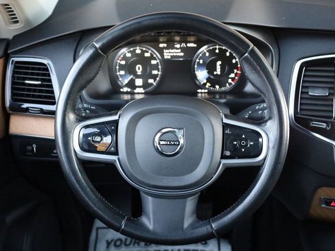 Used 2022 Volvo XC90 T6 Momentum w/ Advanced Package image 27