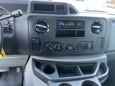 Used 2010 Ford E-150 and Econoline 150 image 12