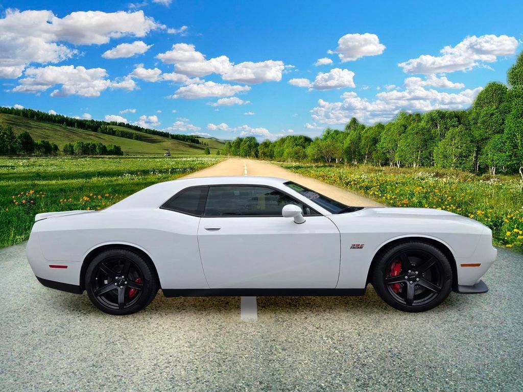 Used 2018 Dodge Challenger SRT RWD image 7