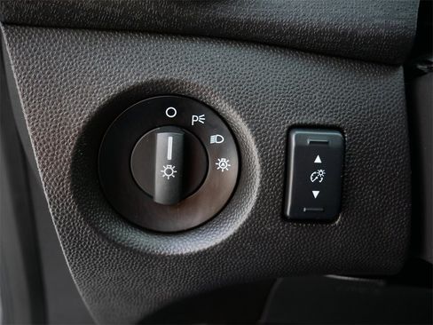 Used 2016 Ford Fiesta SE w/ Cold Weather Package image 17