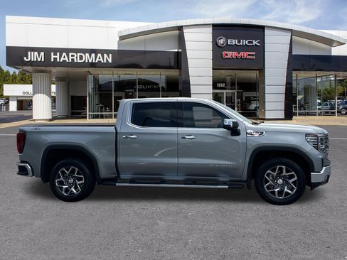 Used 2023 GMC Sierra 1500 SLT w/ SLT Premium Plus Package AWD/4WD image 8