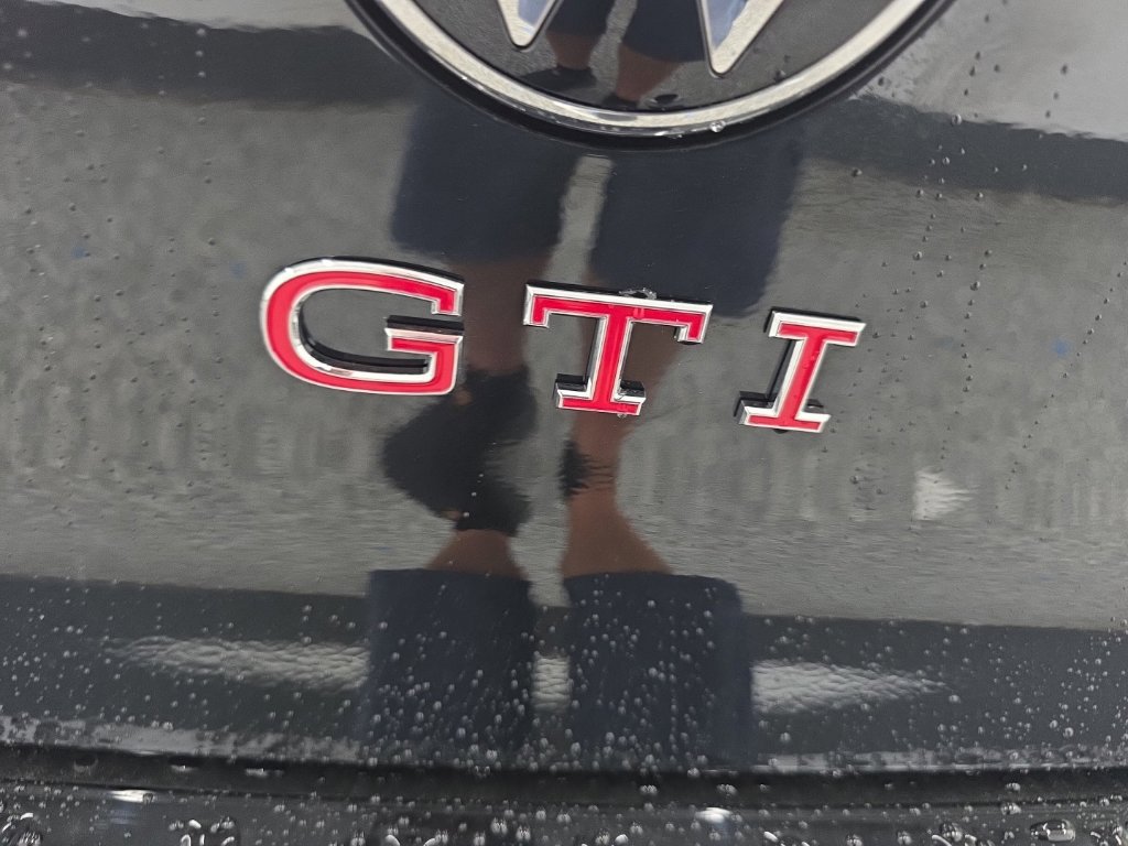 New 2026 Volkswagen GTI SE FWD image 15