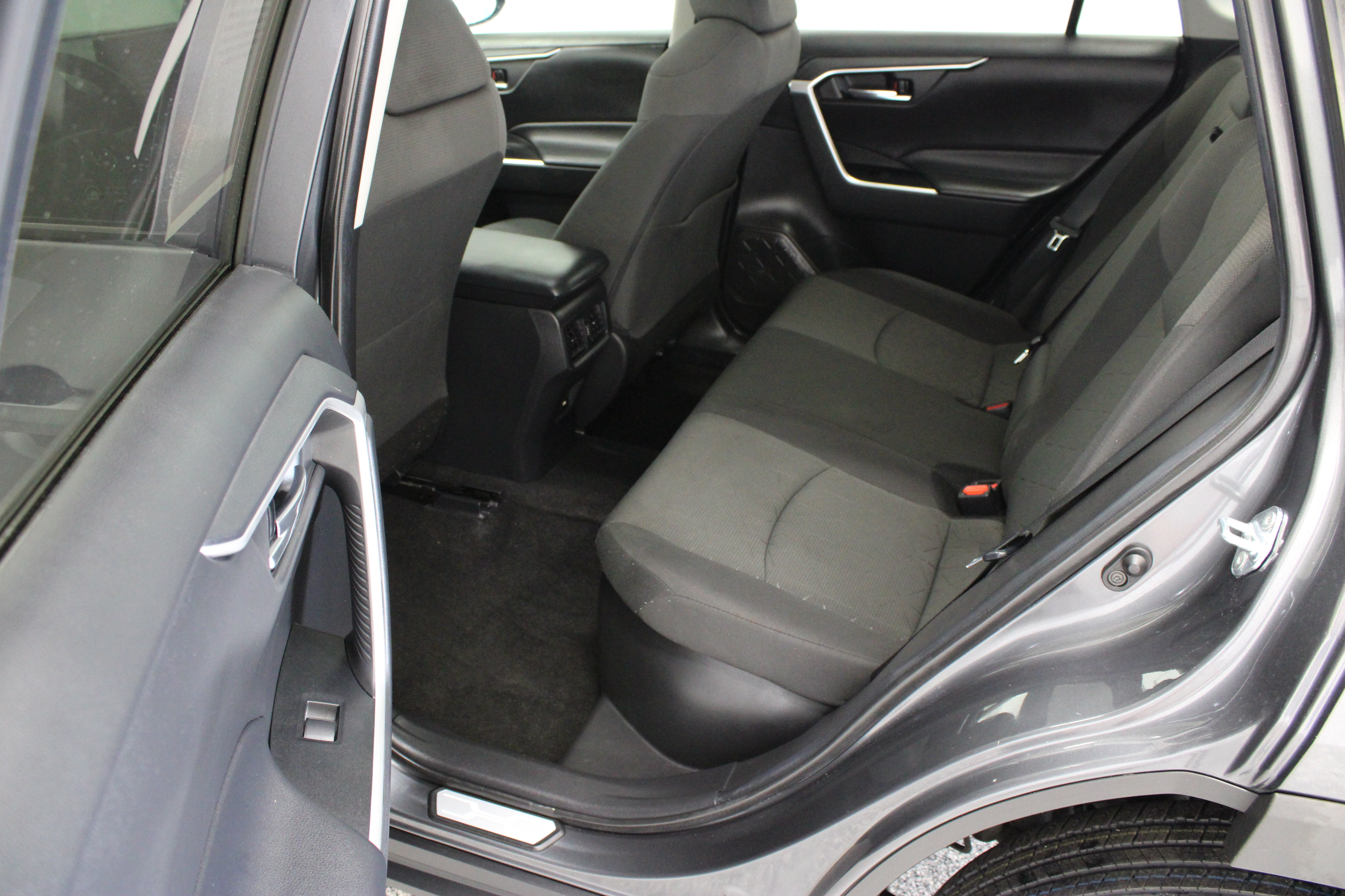 Certified 2021 Toyota RAV4 XLE w/ Convenience Package AWD/4WD image 29