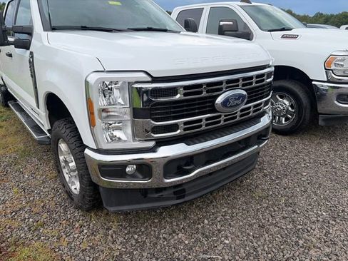 Used 2025 Ford F250 XLT AWD/4WD image 2