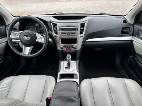 Used 2011 Subaru Outback 2.5i image 25