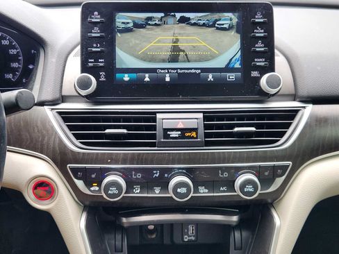 Used 2020 Honda Accord Touring image 17