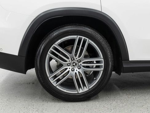 Used 2025 Mercedes-Benz GLS 450 4MATIC image 37