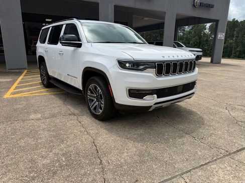Used 2024 Jeep Wagoneer Series II w/ Flexible Seating Group RWD image 16