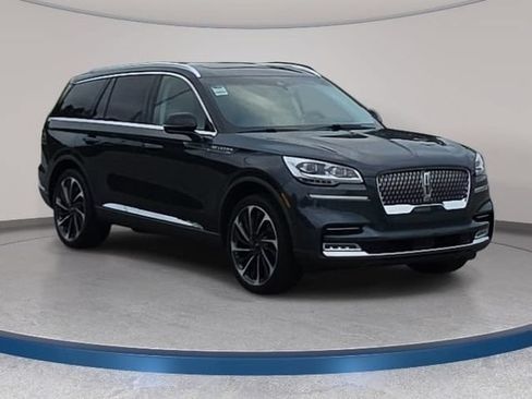 Used 2023 Lincoln Aviator Reserve w/ Equipment Group 201A AWD/4WD image 3