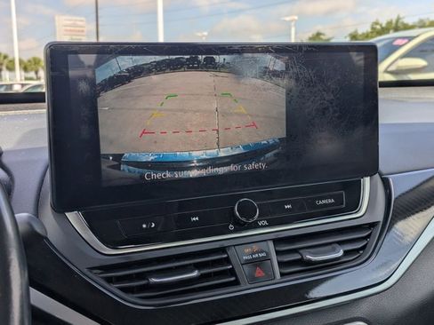 Used 2023 Nissan Altima 2.5 SR w/ SR Premium Package image 13