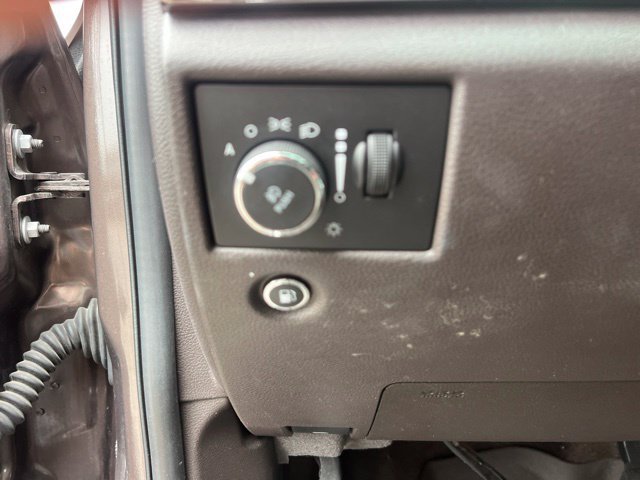 Used 2018 Jeep Grand Cherokee Overland AWD/4WD image 26