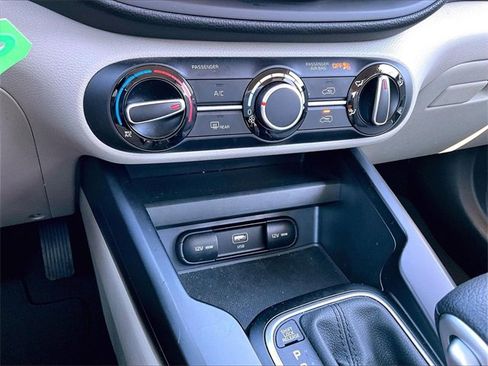 Used 2023 Kia Soul LX w/ LX Technology Package image 22