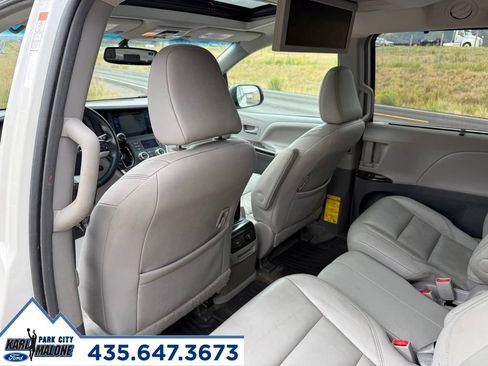 Used 2015 Toyota Sienna XLE Premium FWD image 26