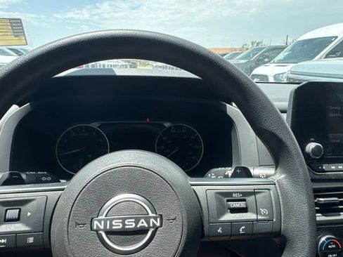 Used 2024 Nissan Pathfinder S AWD/4WD image 9