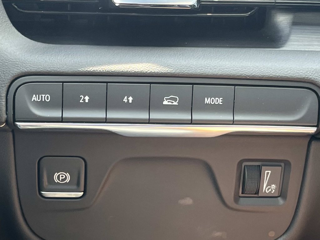 Certified 2024 Cadillac Escalade ESV Premium Luxury AWD/4WD image 44