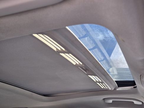 Used 2018 Mercedes-Benz E 300 image 10