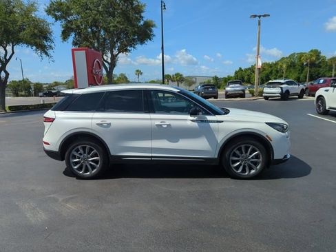 Used 2020 Lincoln Corsair FWD image 3