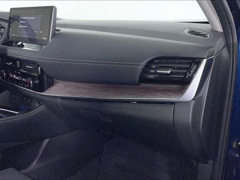 Used 2025 Nissan Rogue Platinum w/ Platinum Premium Package image 22