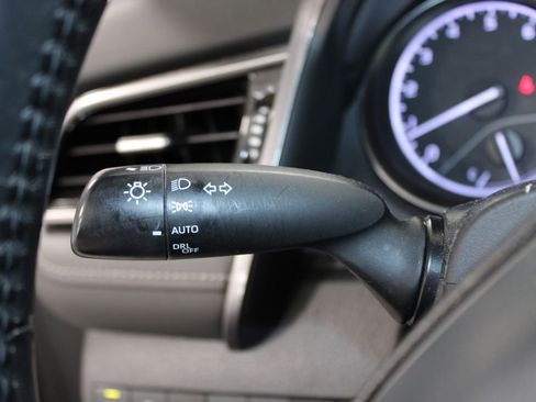 Used 2021 Toyota Camry SE image 22