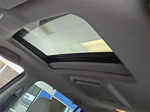 Used 2018 Honda Pilot Touring image 22