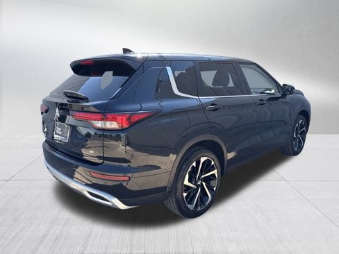 Used 2024 Mitsubishi Outlander SE image 8