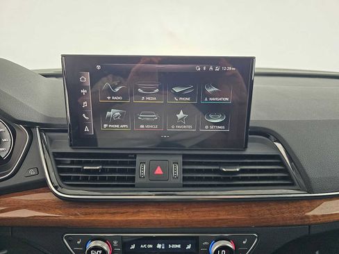 Used 2023 Audi Q5 e Premium Plus w/ Premium Plus Package image 24