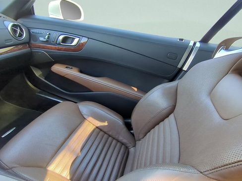 Used 2015 Mercedes-Benz SL 550 image 15