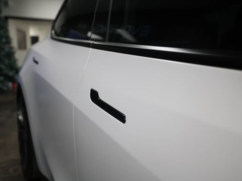 Used 2021 Tesla Model Y Performance image 14