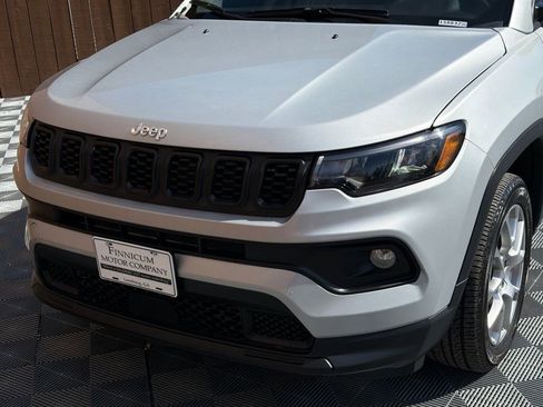 Used 2024 Jeep Compass Latitude image 18