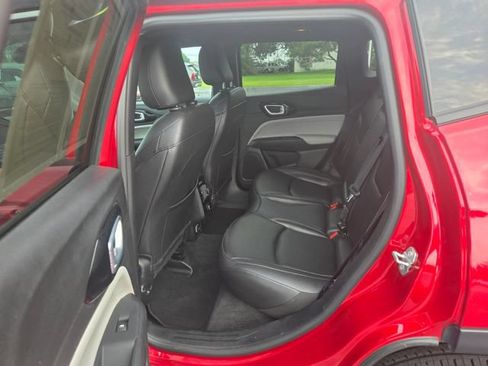 Used 2025 Jeep Compass Limited AWD/4WD image 18
