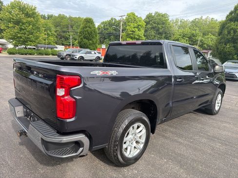 Used 2022 Chevrolet Silverado 1500 LT w/ LPO, Dark Essentials Package AWD/4WD image 5