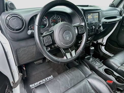 Used 2012 Jeep Wrangler Unlimited Sahara AWD/4WD image 10