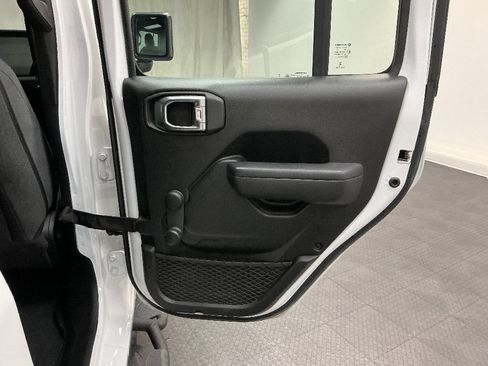 Used 2024 Jeep Gladiator Sport AWD/4WD image 31