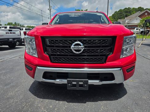 Used 2021 Nissan Titan SV RWD image 2